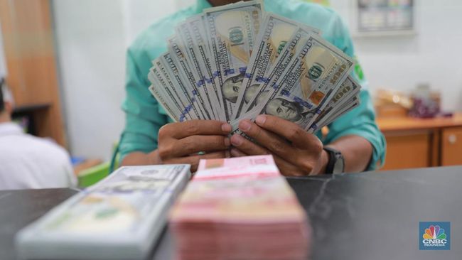 illini berita Rupiah Terus Melemah di Pasar Luar Negeri, Dolar Kini Tembus Rp 17.200