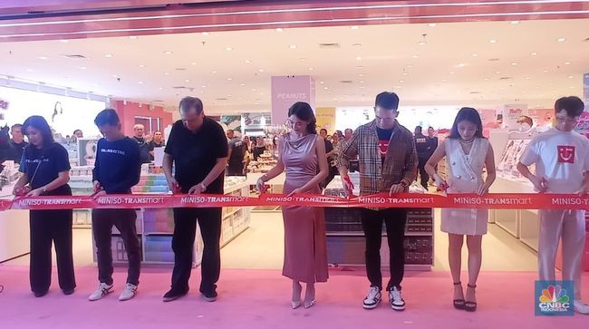 illini berita Buruan Serbu! Miniso Pink Baru Buka di Transmart Cilandak