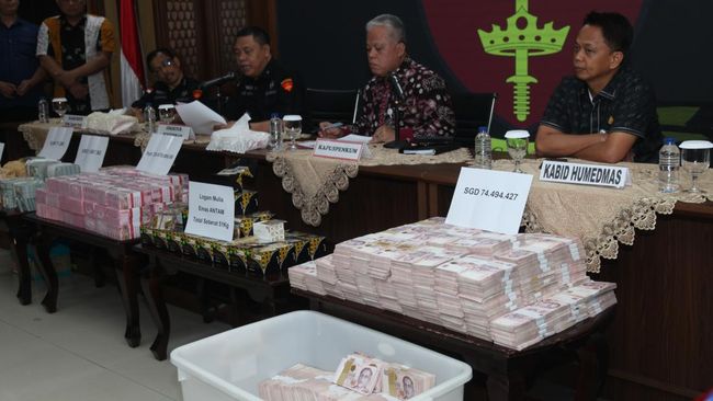 berita aktual Geger! Kejagung Sita Uang Eks Pejabat MA Hampir Rp 1 T dan Emas 51 Kg