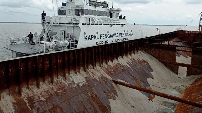 illini berita Kapal Singapura Kepergok Lagi Asyik Maling Pasir Laut di Batam