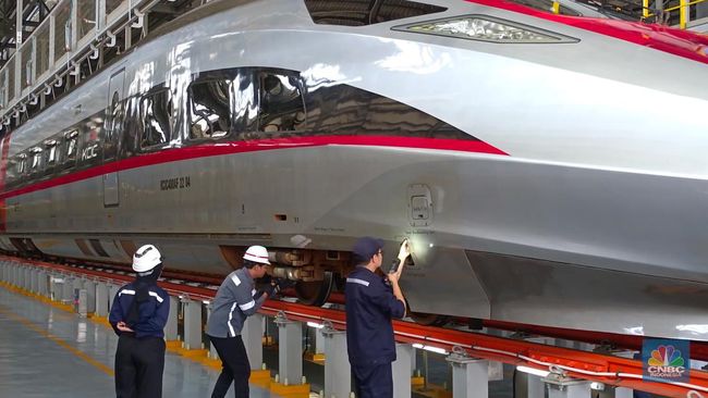 berita aktual KCIC Ungkap Tender Pengangkutan EMU Whoosh Dilakukan CRRC Sifang