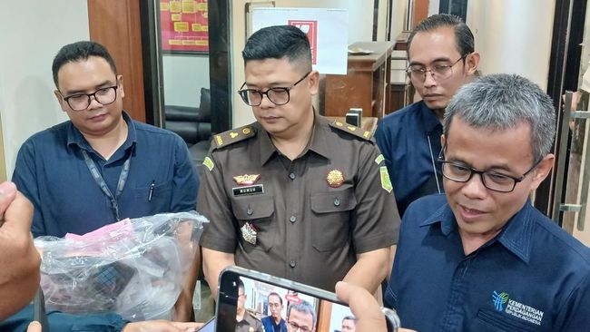 illini berita Kemendag Limpahkan Barang Bukti & Tersangka SPBU Nakal ke Kejaksaan