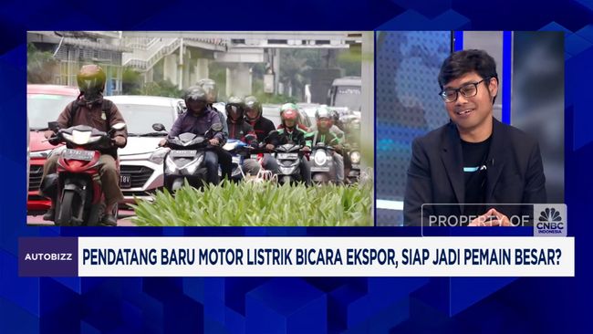 illini news Video: Saat Banjir, Lebih Aman Motor Listrik Atau Motor BBM?